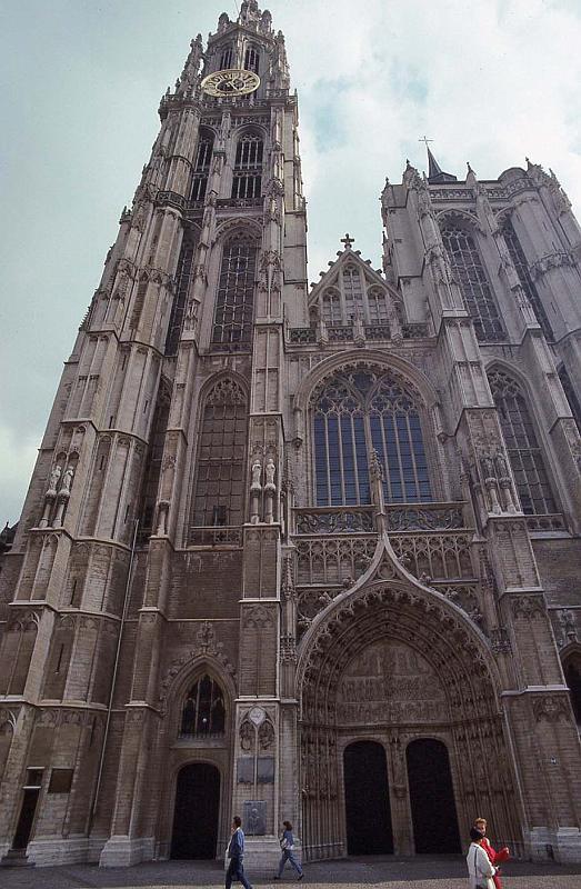 WT 2000 256-10 Belgium Antwerpen the Cathedral.jpg